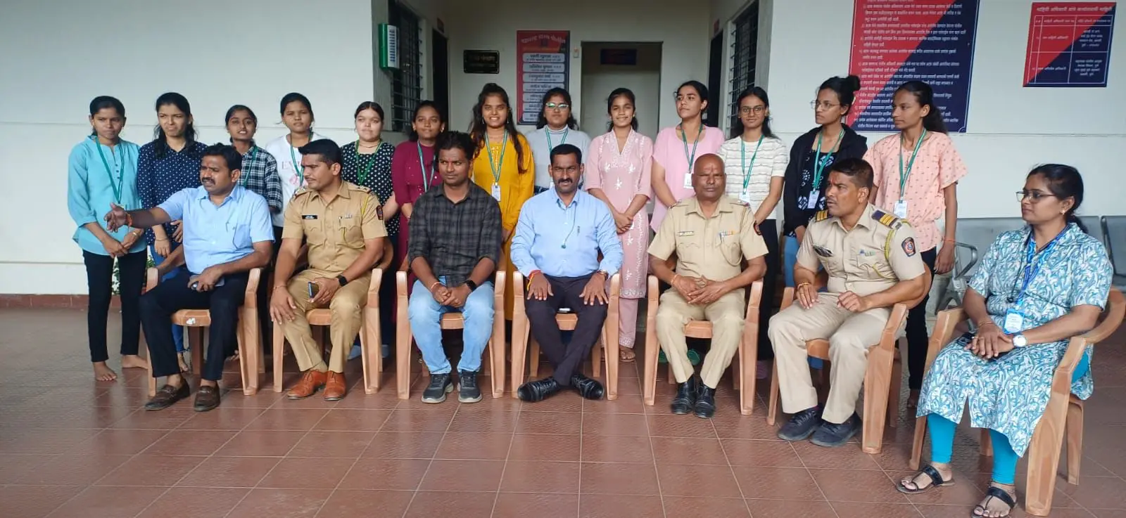 महानगरपालिका सफाई कर्मचारी आणि पोलीस बांधवांसोबत रक्षाबंधनाचा सामाजिक भान जागवणारा उपक्रम